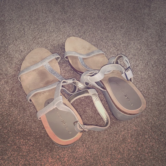 Heels - Picture 1 of 1